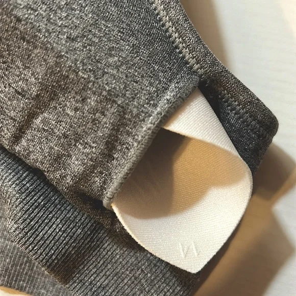 NWT Puma seamless Bra size XL gray removable pads - Picture 3 of 4